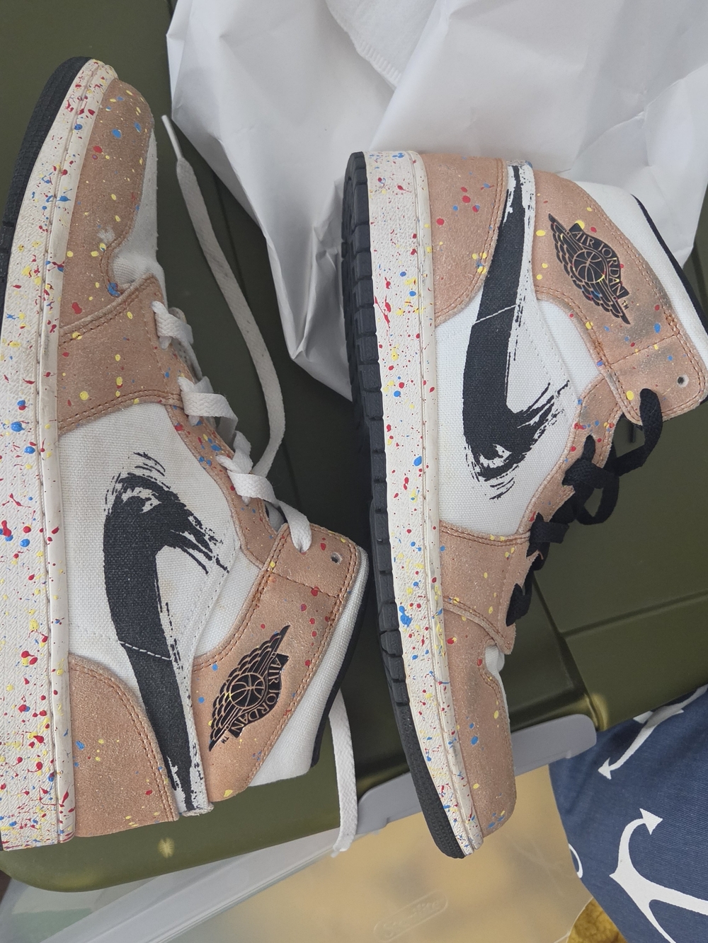 Nike AIR Jordan 1 MID SE 'Brushstroke Paint Splatter" - Picture 4 of 7